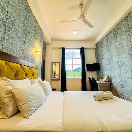 Crown Regency- Badulla Hotel Buitenkant foto