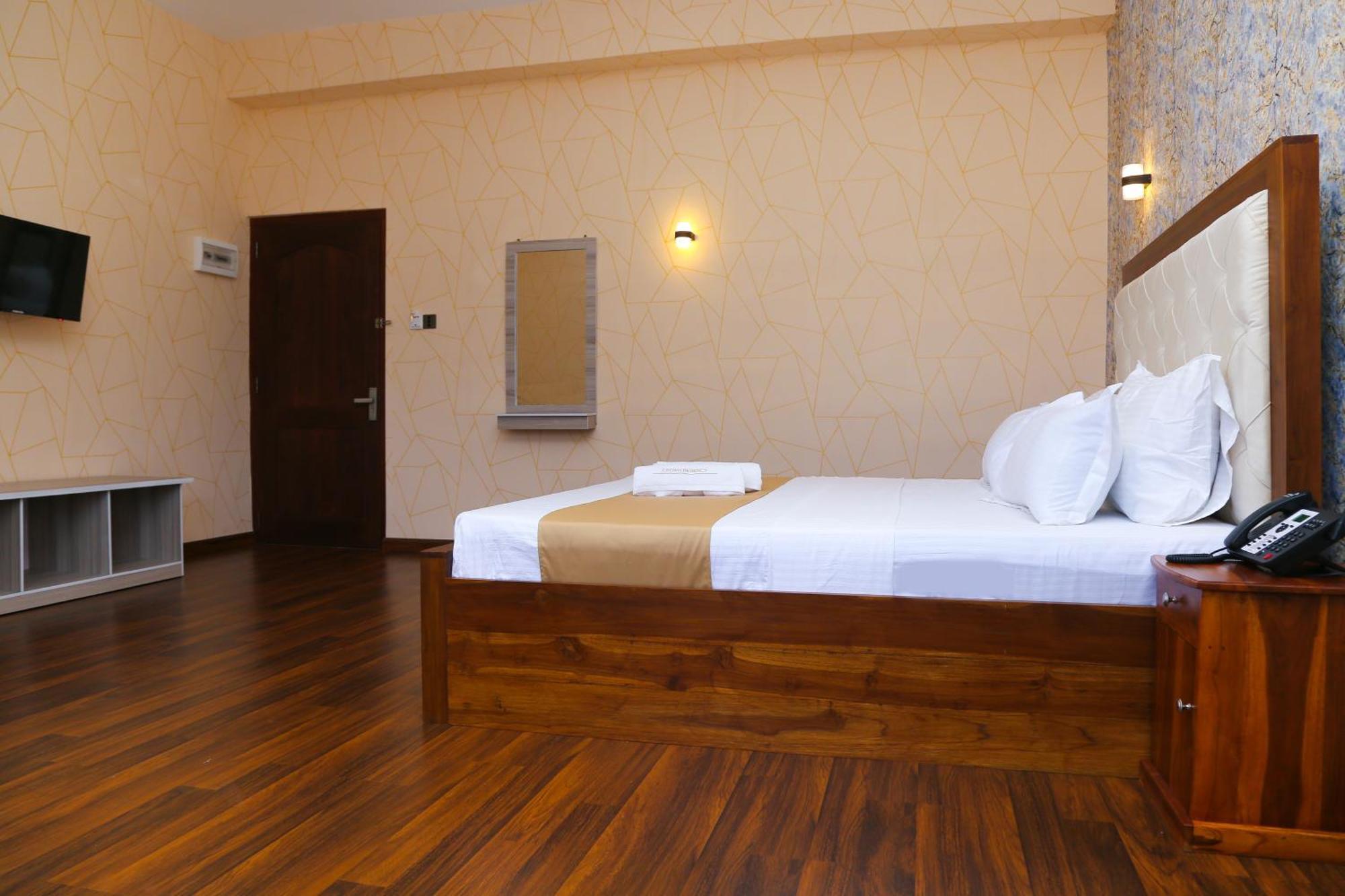 Crown Regency- Badulla Hotel Buitenkant foto