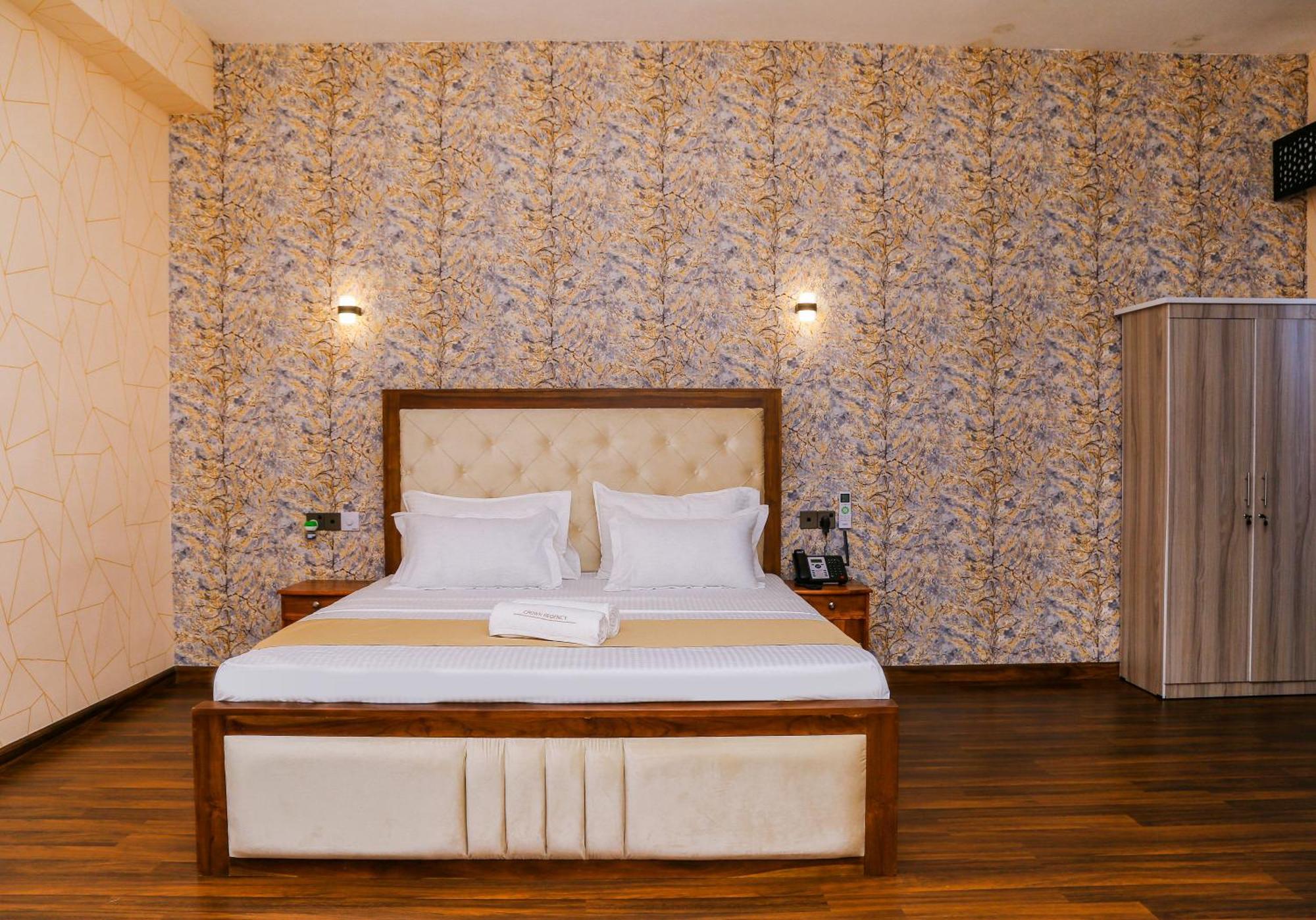 Crown Regency- Badulla Hotel Buitenkant foto