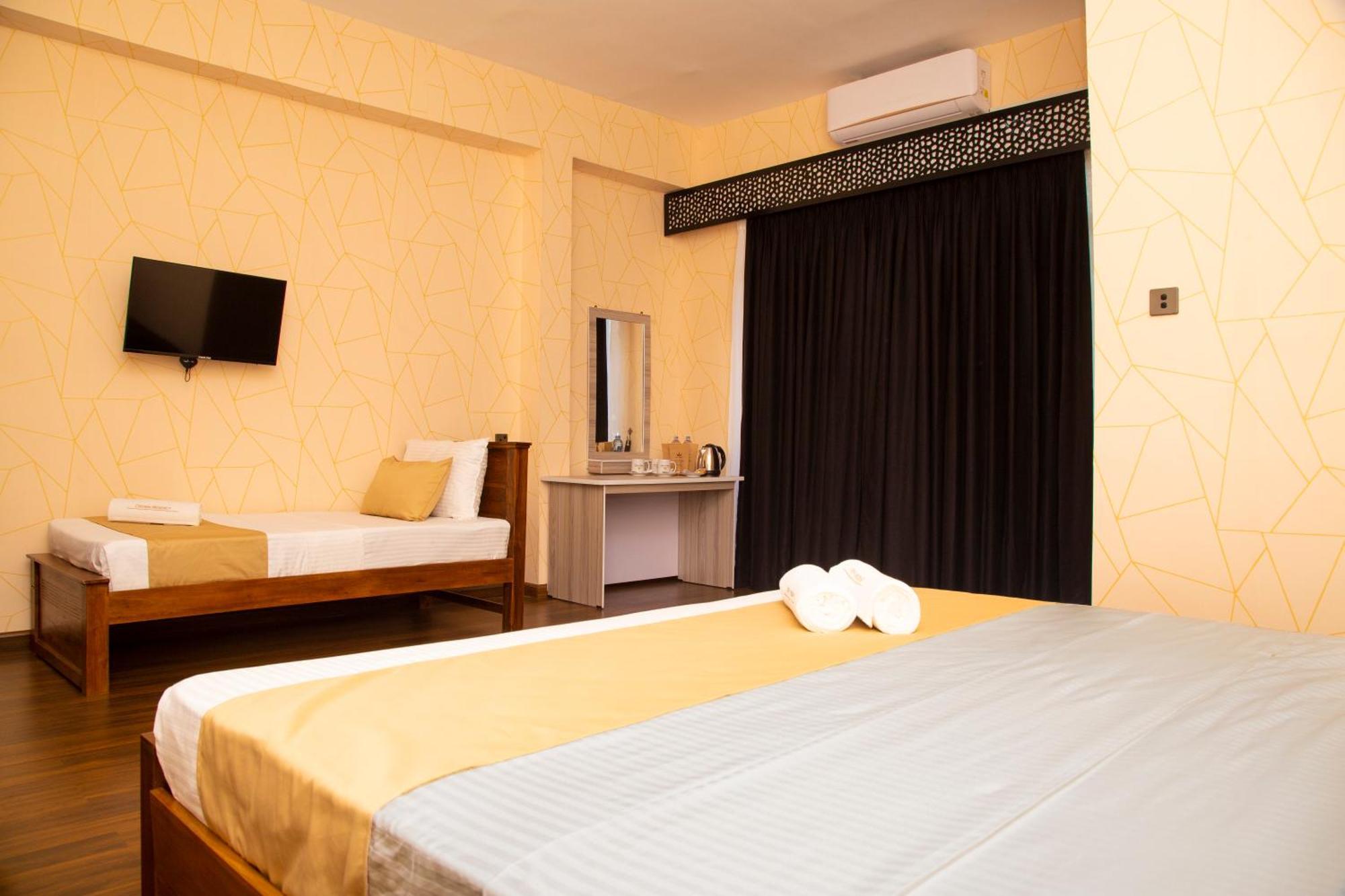 Crown Regency- Badulla Hotel Buitenkant foto