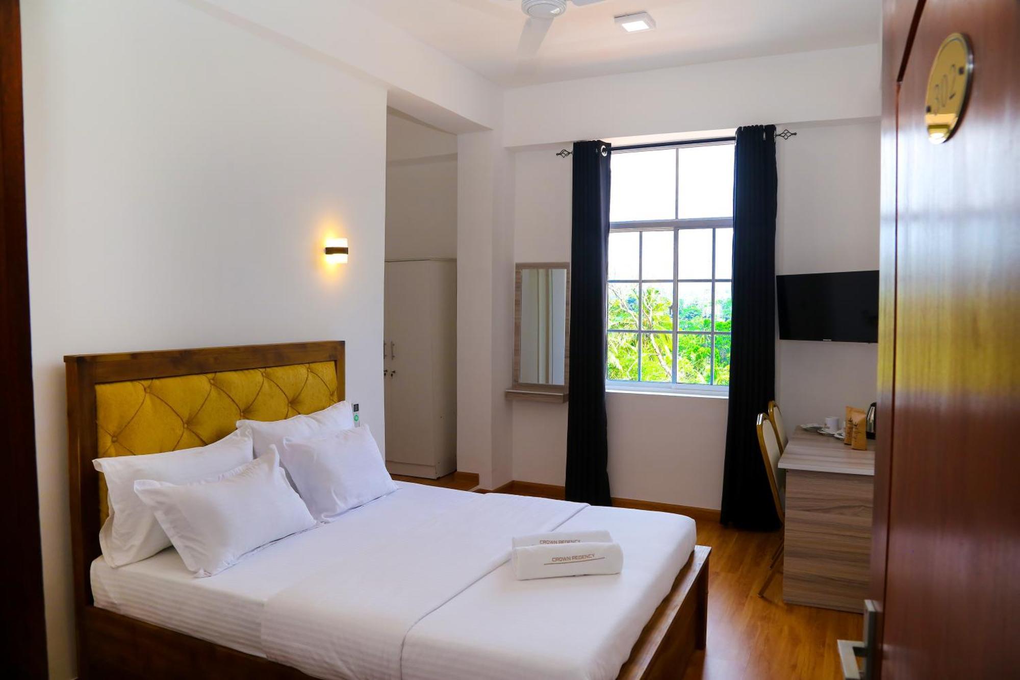 Crown Regency- Badulla Hotel Buitenkant foto