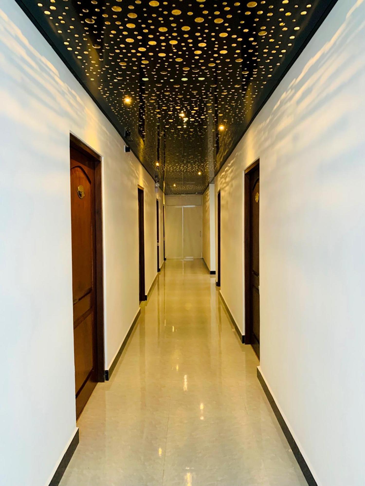 Crown Regency- Badulla Hotel Buitenkant foto